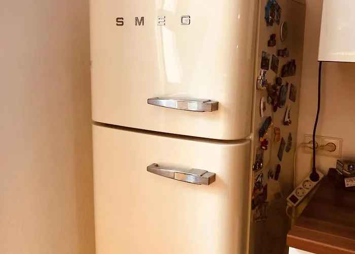 Central-quiet-5min To Tram-shopping- *