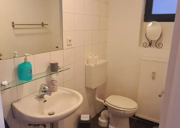 Central-quiet-5min To Tram-shopping- Apartament *