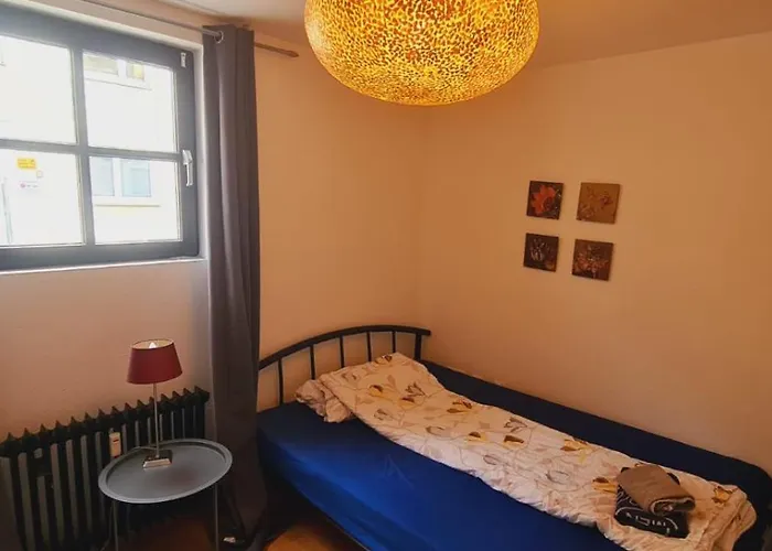 Central-quiet-5min To Tram-shopping- *