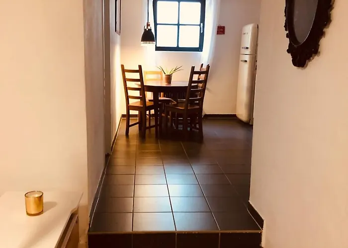 Central-quiet-5min To Tram-shopping- Colonia