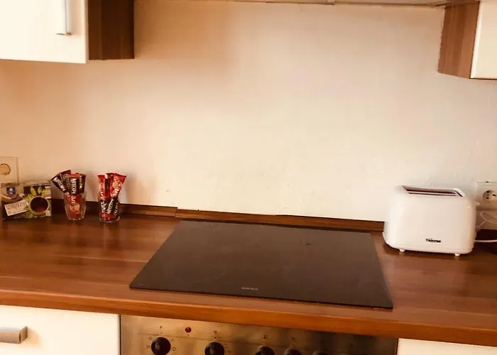 Central-quiet-5min To Tram-shopping- Appartamento *