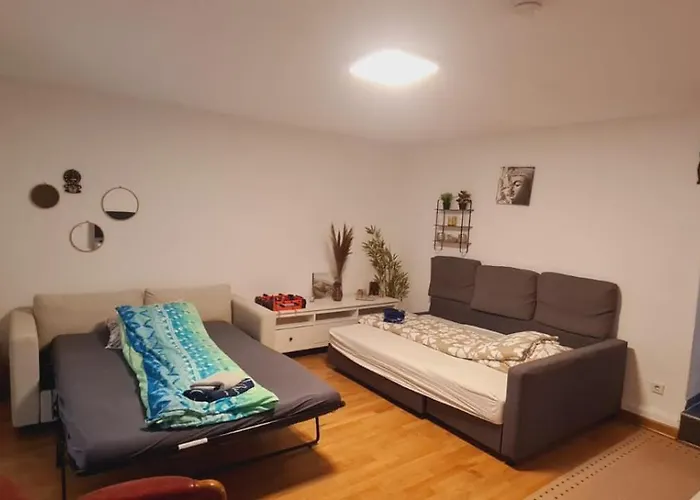 Central-quiet-5min To Tram-shopping- Appartamento