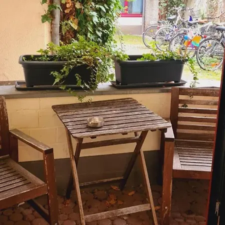 Central-quiet-5min To Tram-shopping- Apartamento *